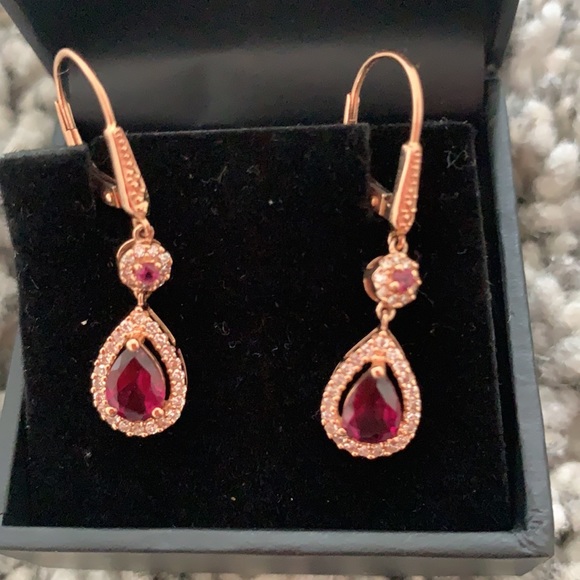 14K rose gold garnet gorgeous earrings - Picture 7 of 8